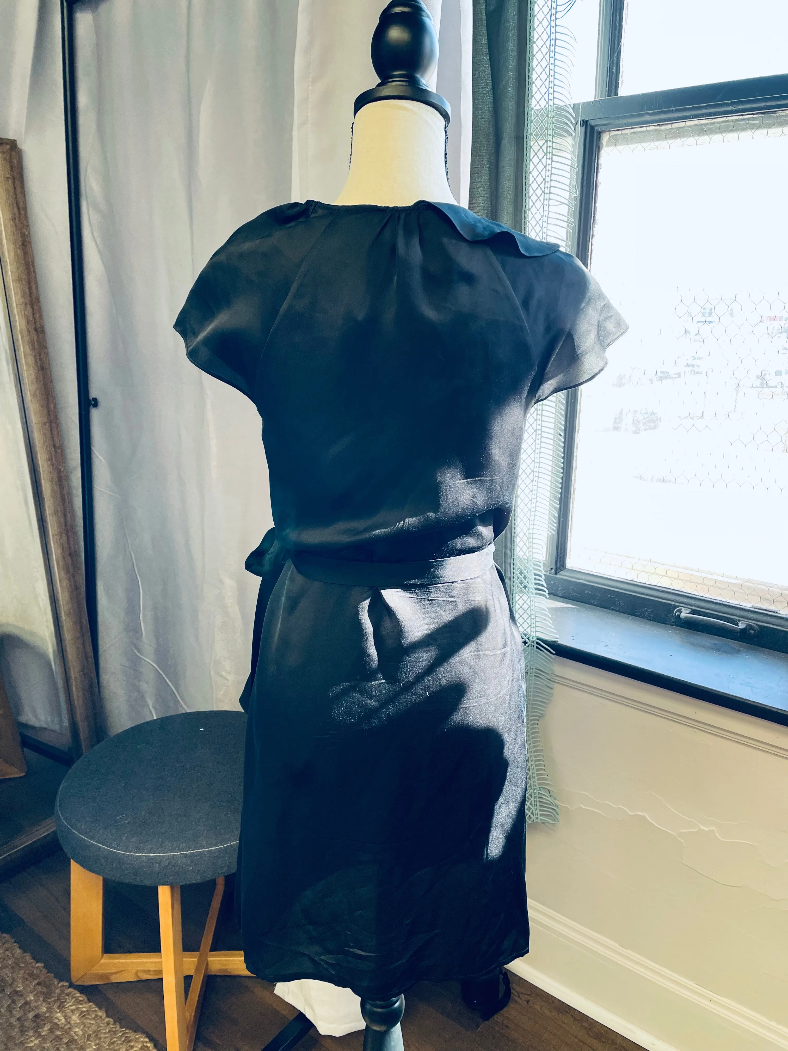 Banana Republic Black Silk Wrap (XSP)