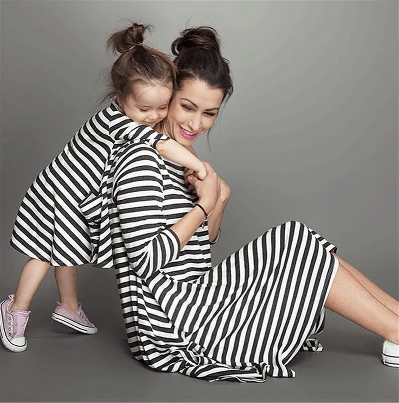 Europe Popular Black White Striped Decorative Pocket Half Sleeved Trendy Casual Family Dress Plus Size Pocket Dress