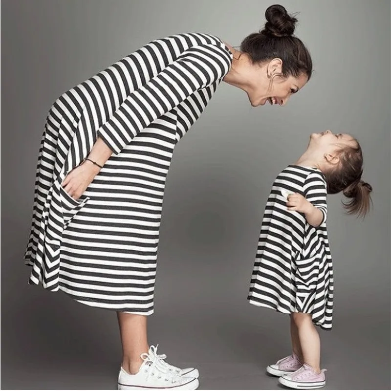Europe Popular Black White Striped Decorative Pocket Half Sleeved Trendy Casual Family Dress Plus Size Pocket Dress