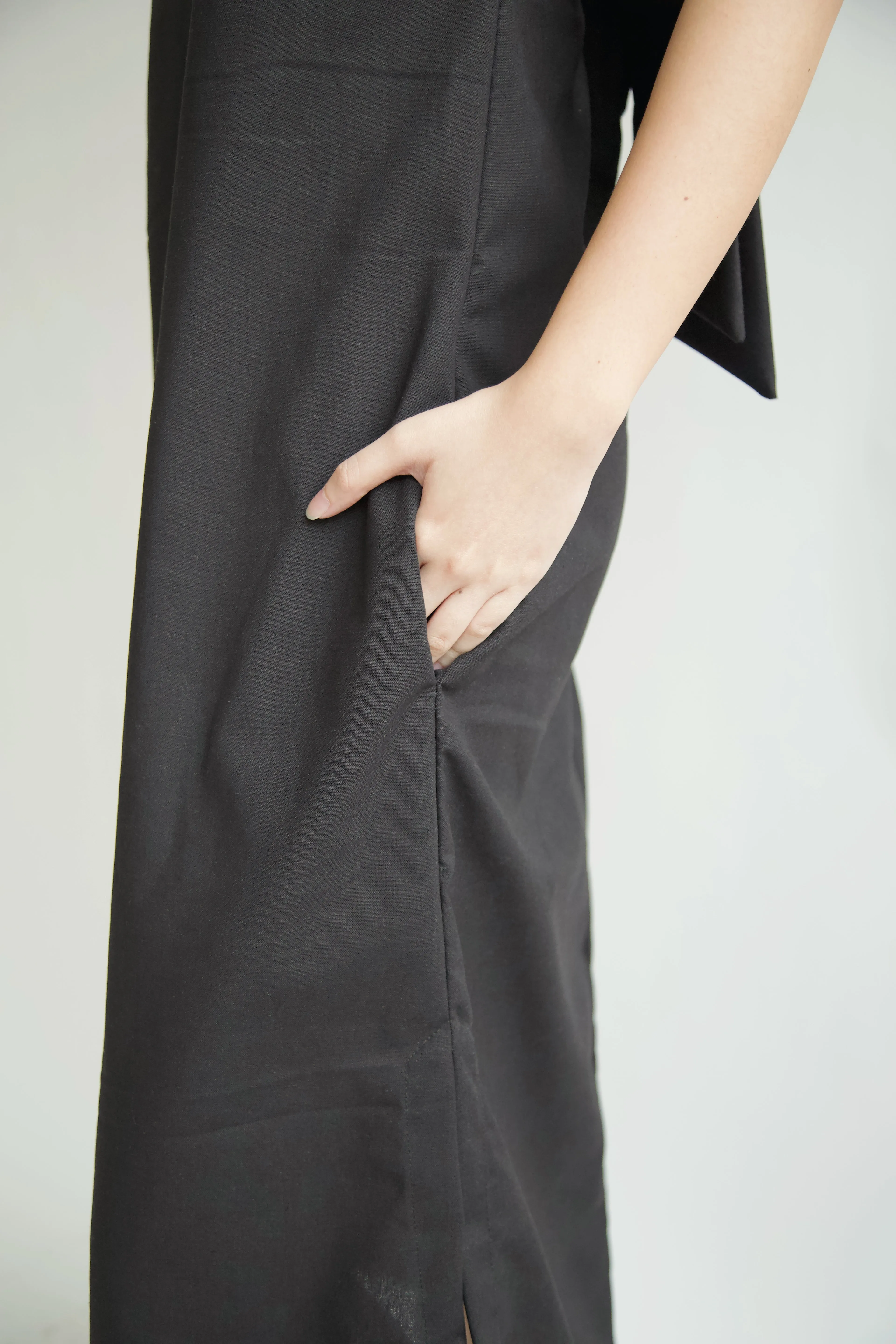 HALTER NECK TIE WRAP MIDI DRESS