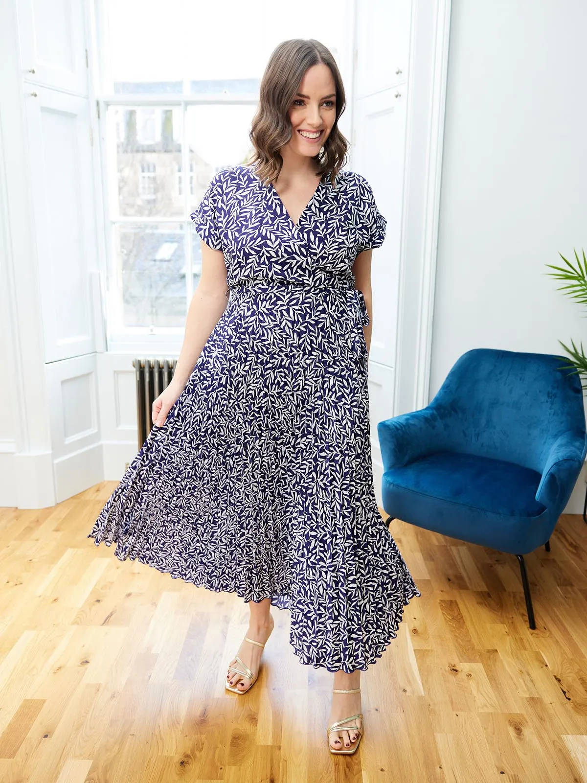 Nena - Pleated Dress - Navy Leaf Print