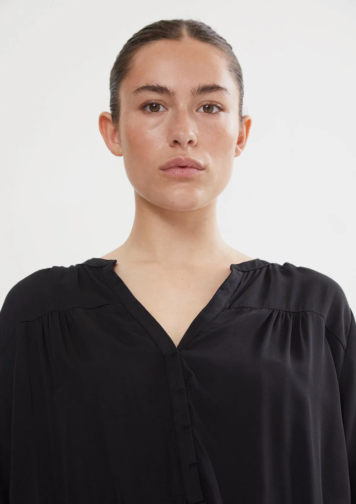 Vera - Solid wrap over dress L/S I Black