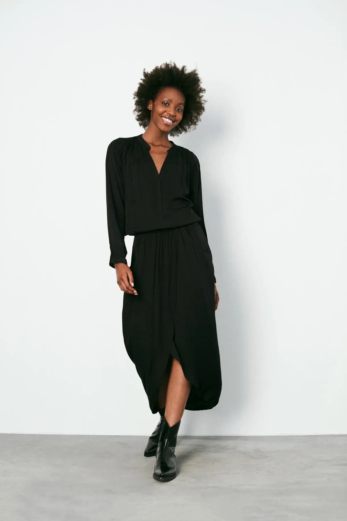 Vera - Solid wrap over dress L/S I Black